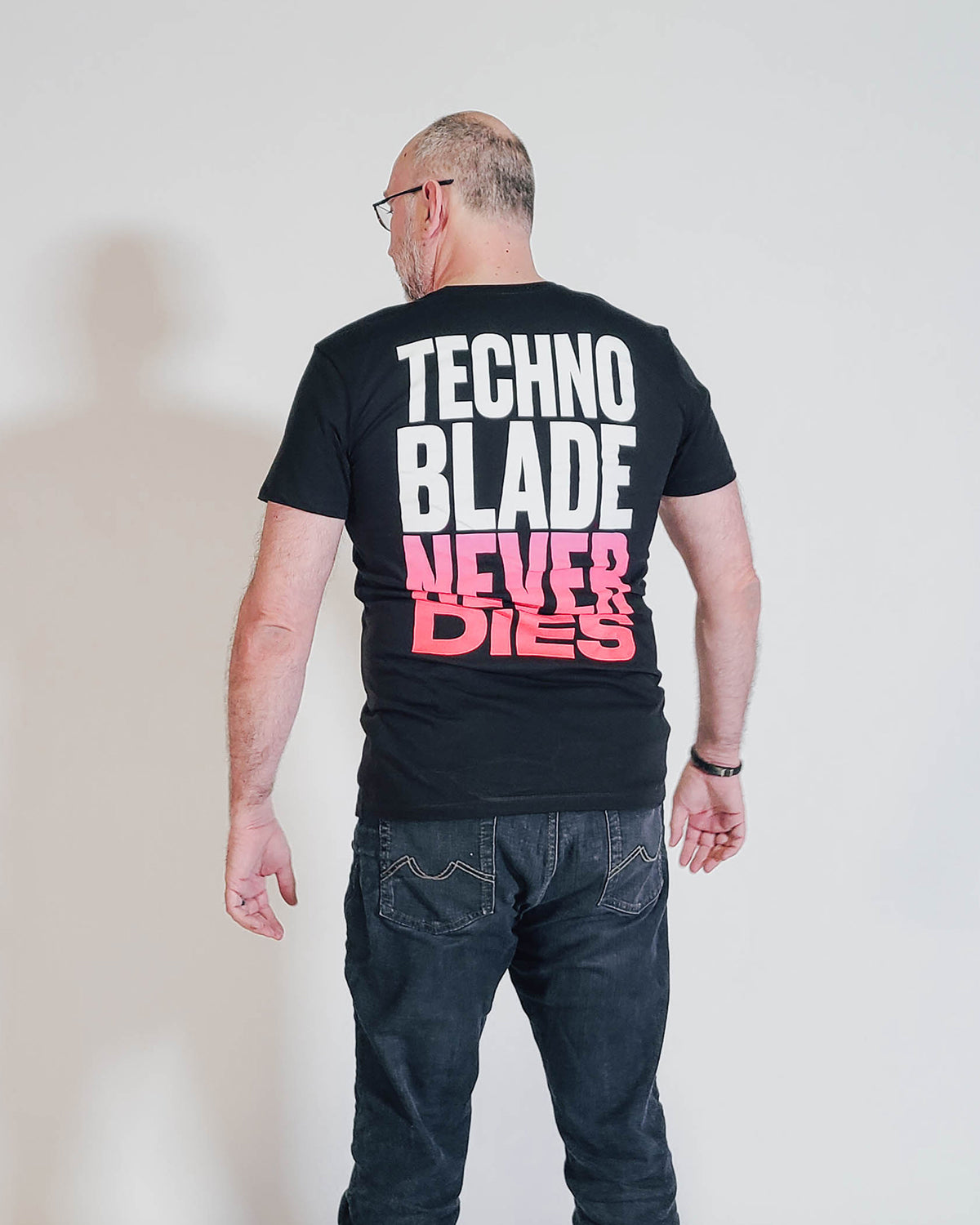 Technoblade 'Never Dies' Tee (Black)